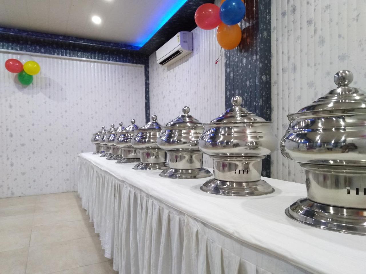 Paras Plaza Hotel 4*