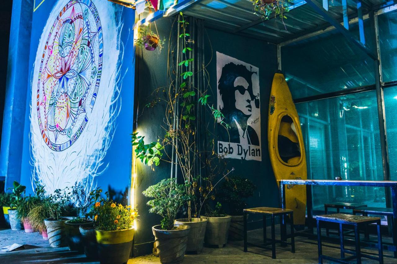 Bunkstay Coworking & Glamping Hostel