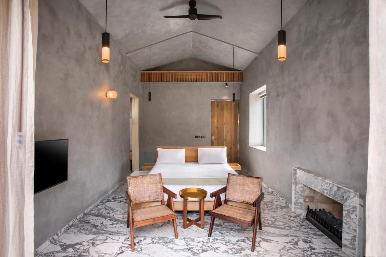 Resort The Roseate Ganges 5*