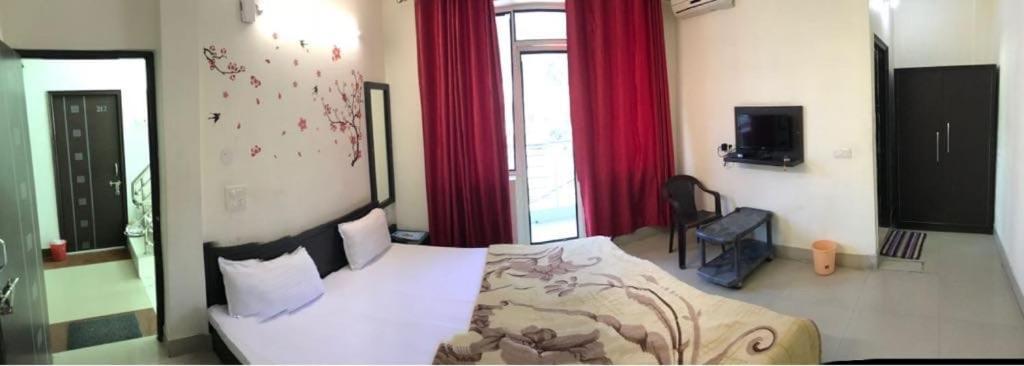 Shiv Hotel 2*