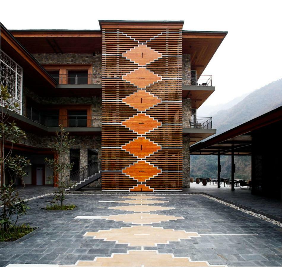 Resort Taj & Uttarakhand