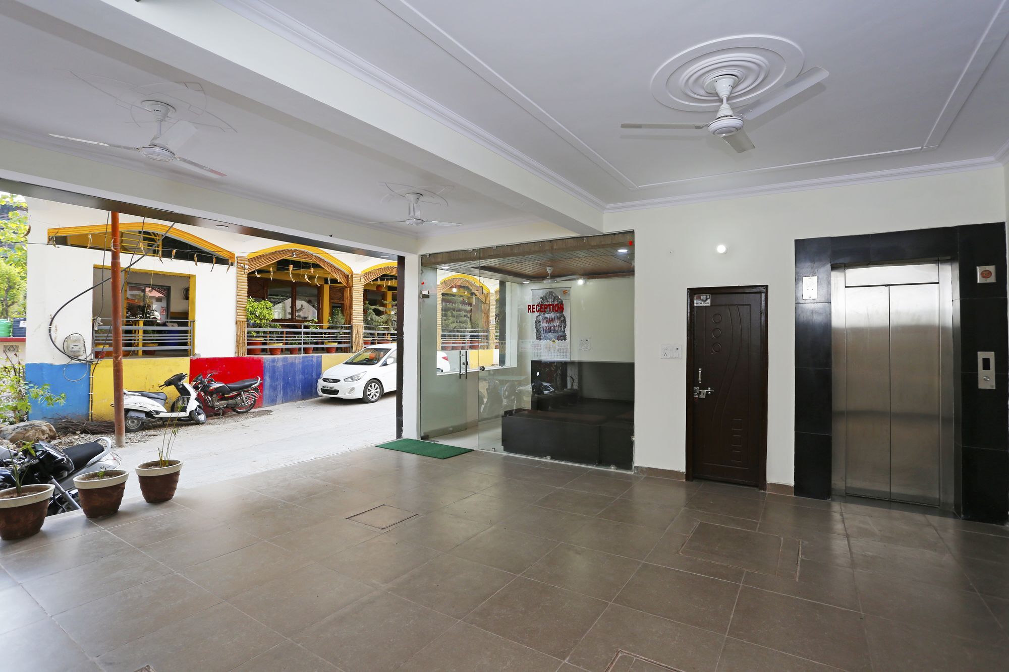 Oyo 082 Tapovan Hotel 3*