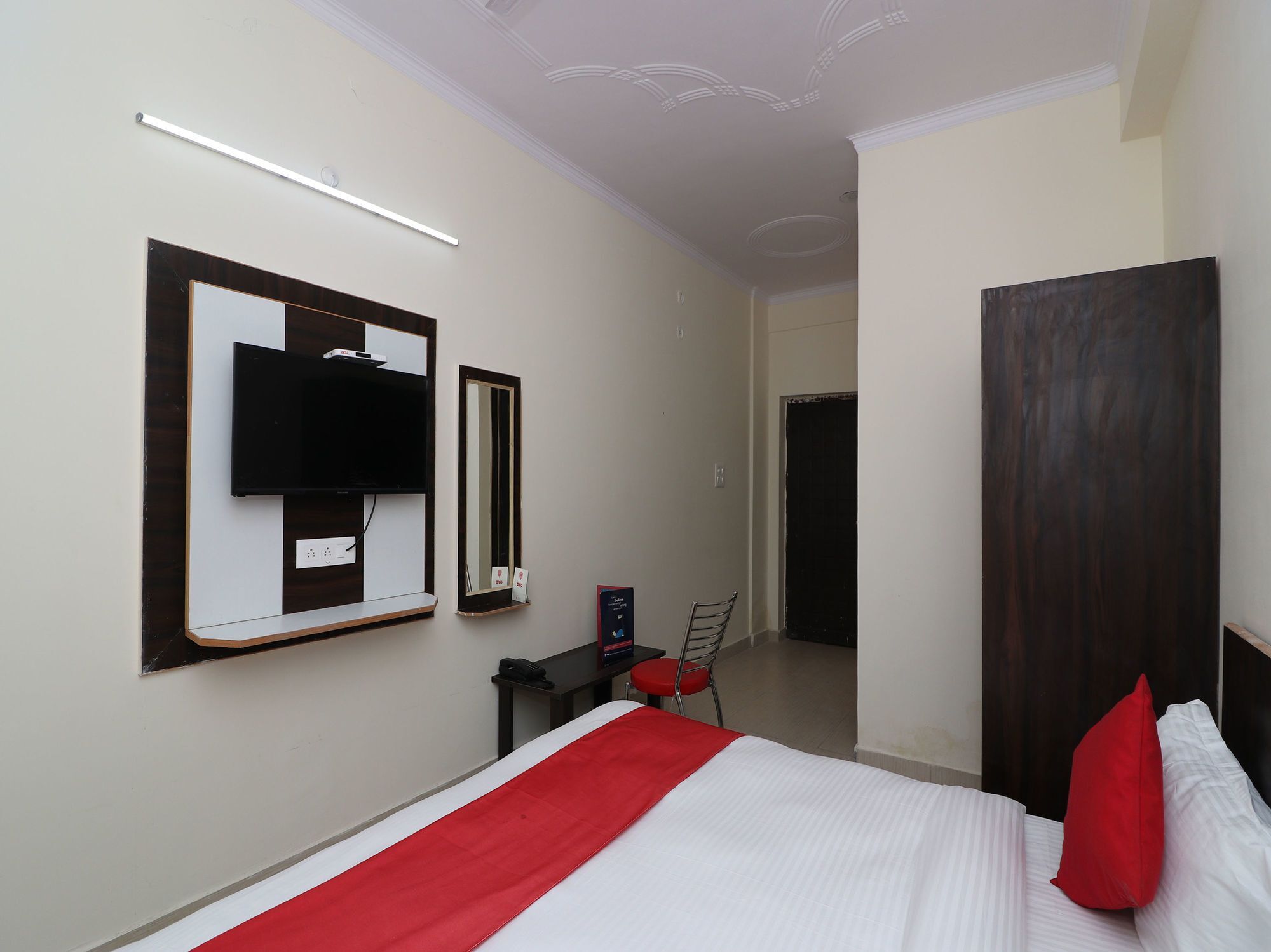Hotel Oyo 14825 Siddheshwar 2*