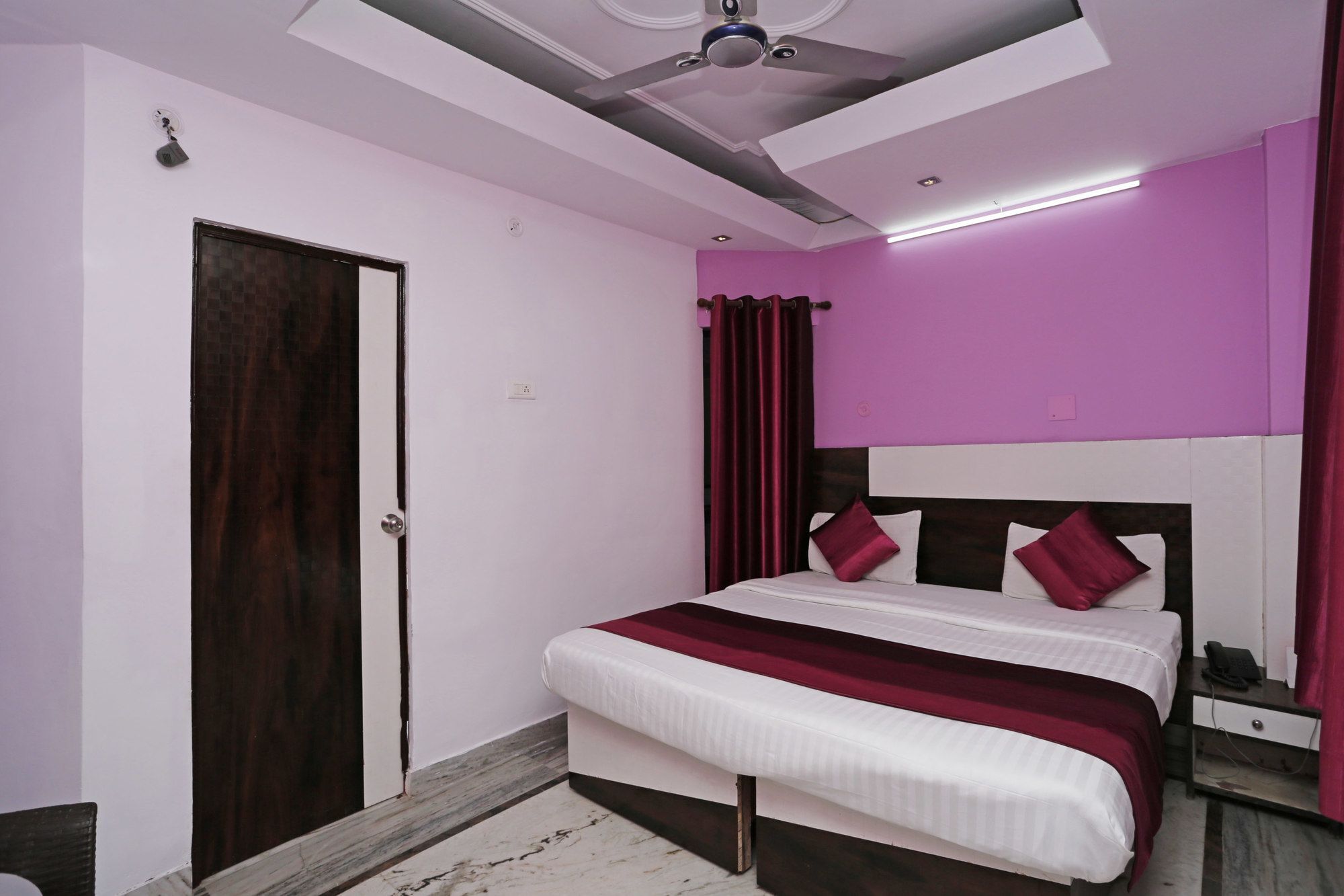 Oyo 4475 Akash Continental 3*