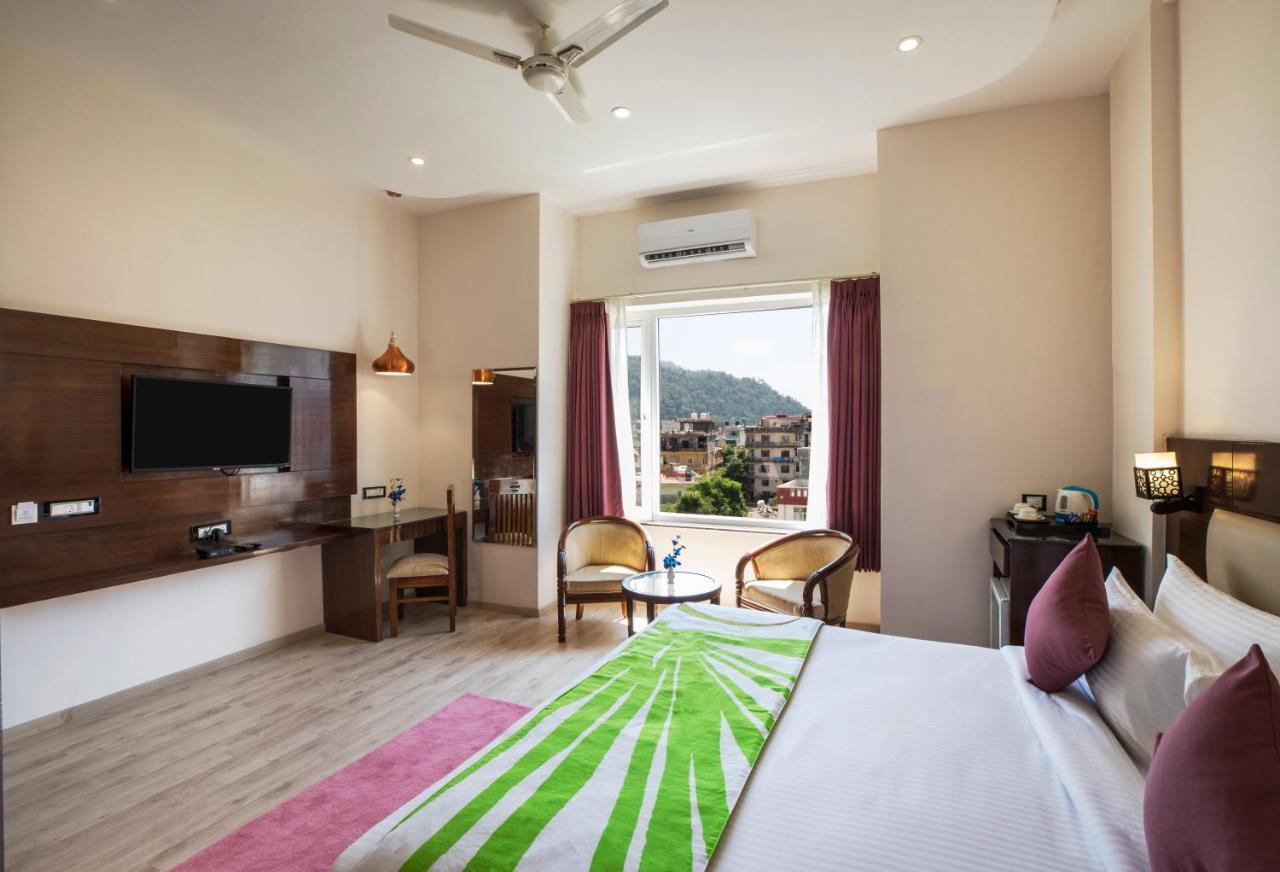 Regenta On The Ganges Hotel 4*
