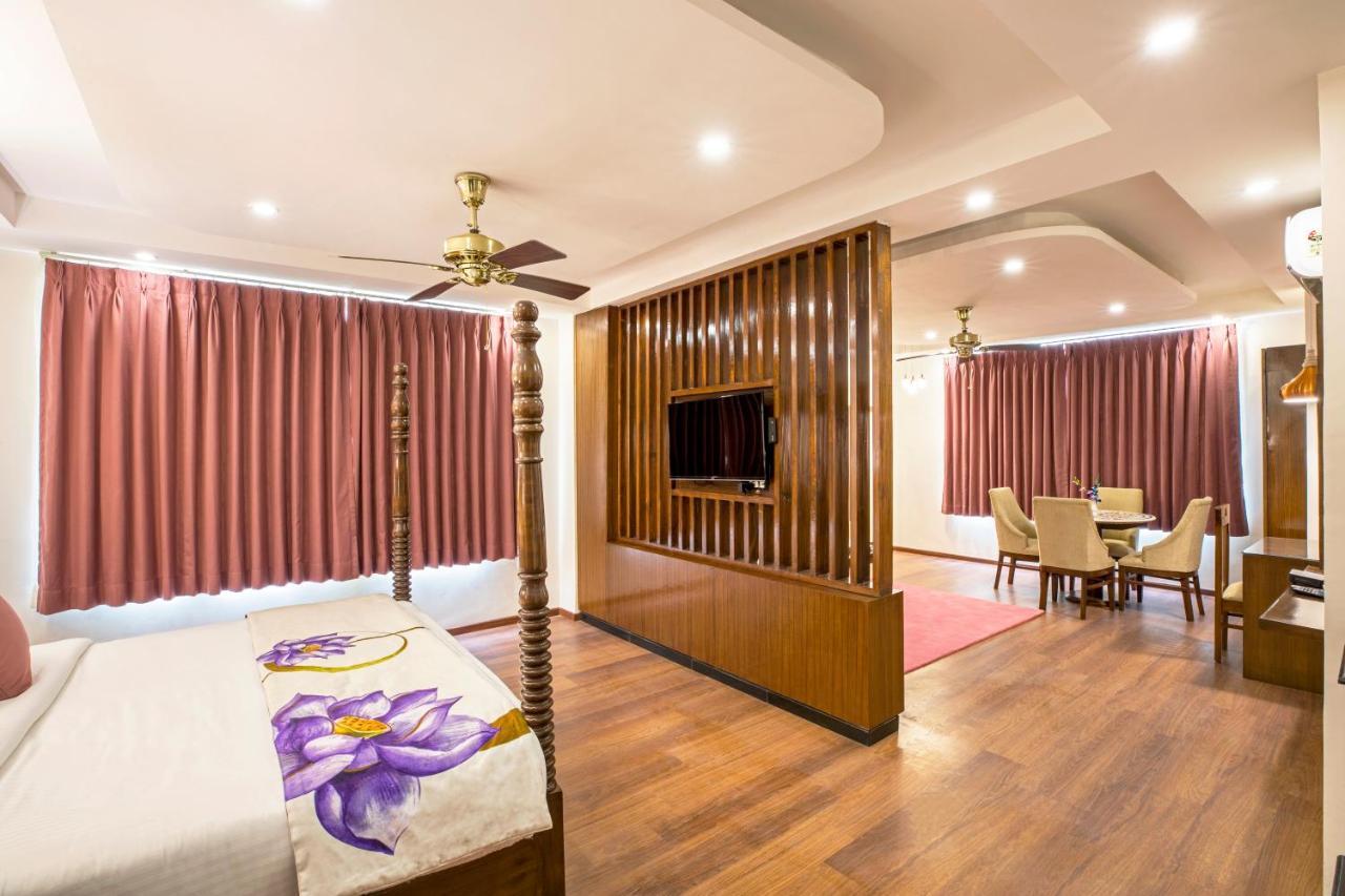 Regenta On The Ganges Hotel 4*
