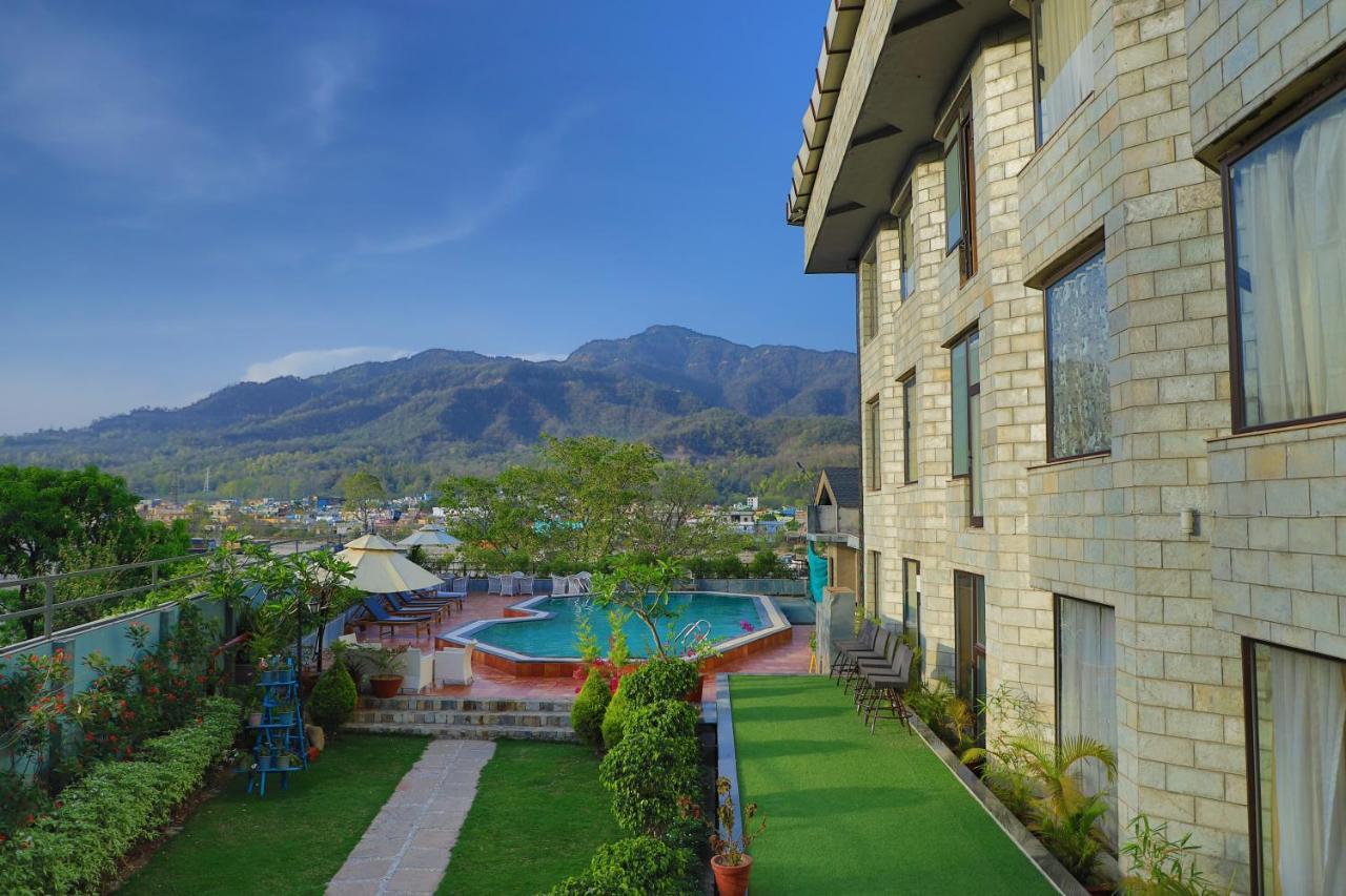 Natraj Hotel 4*