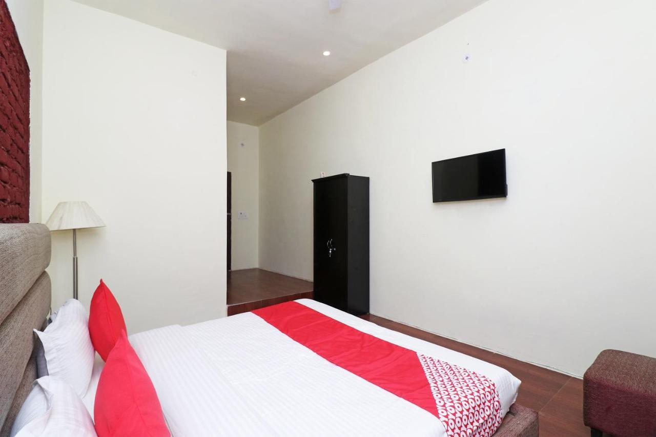 Hotel Oyo 22298 Mannat Farms 3*