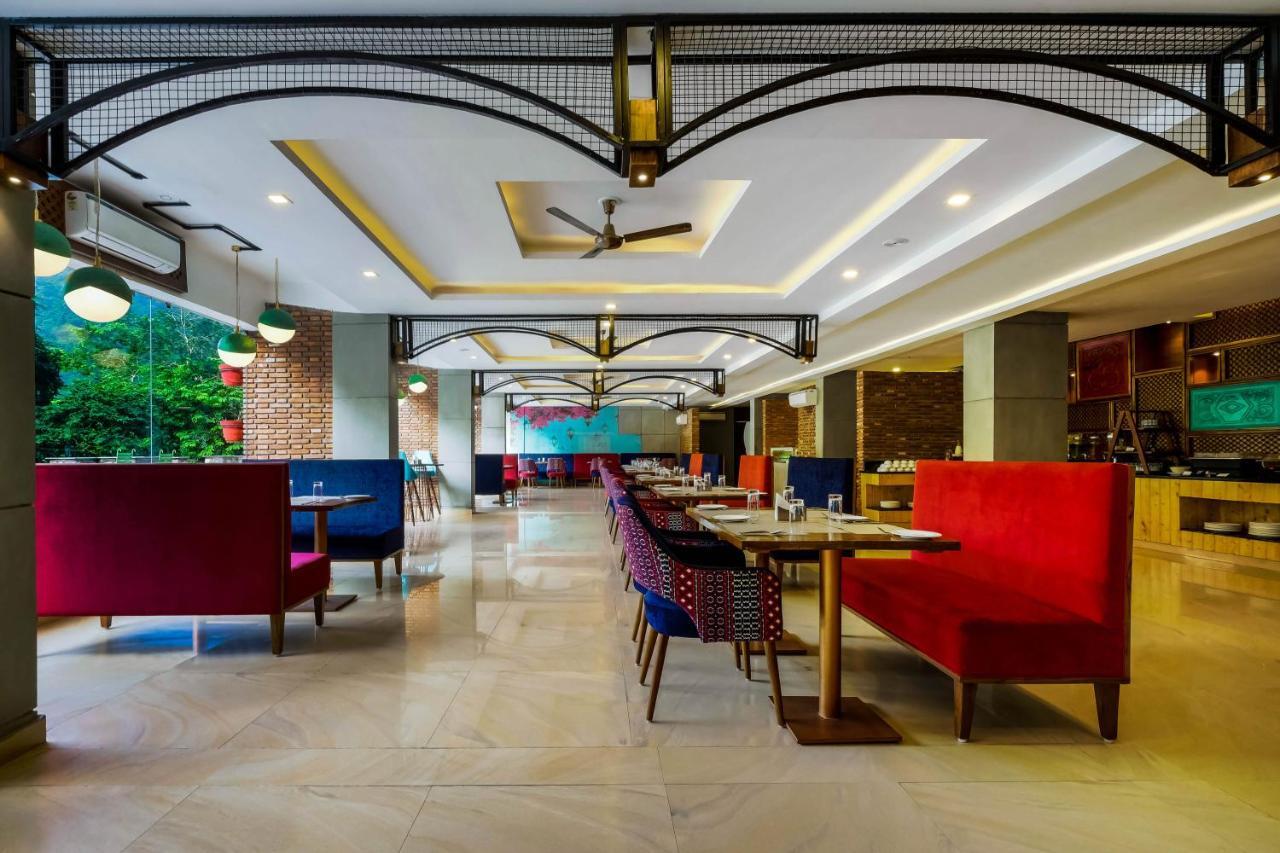 Hotel Summit By The Ganges Beach Resort & Spa 4*