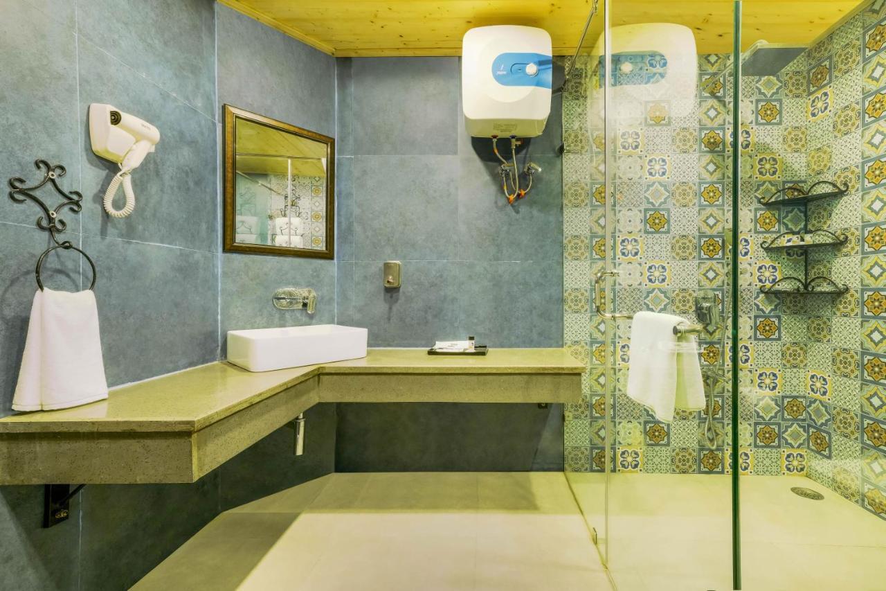 Hotel Summit By The Ganges Beach Resort & Spa