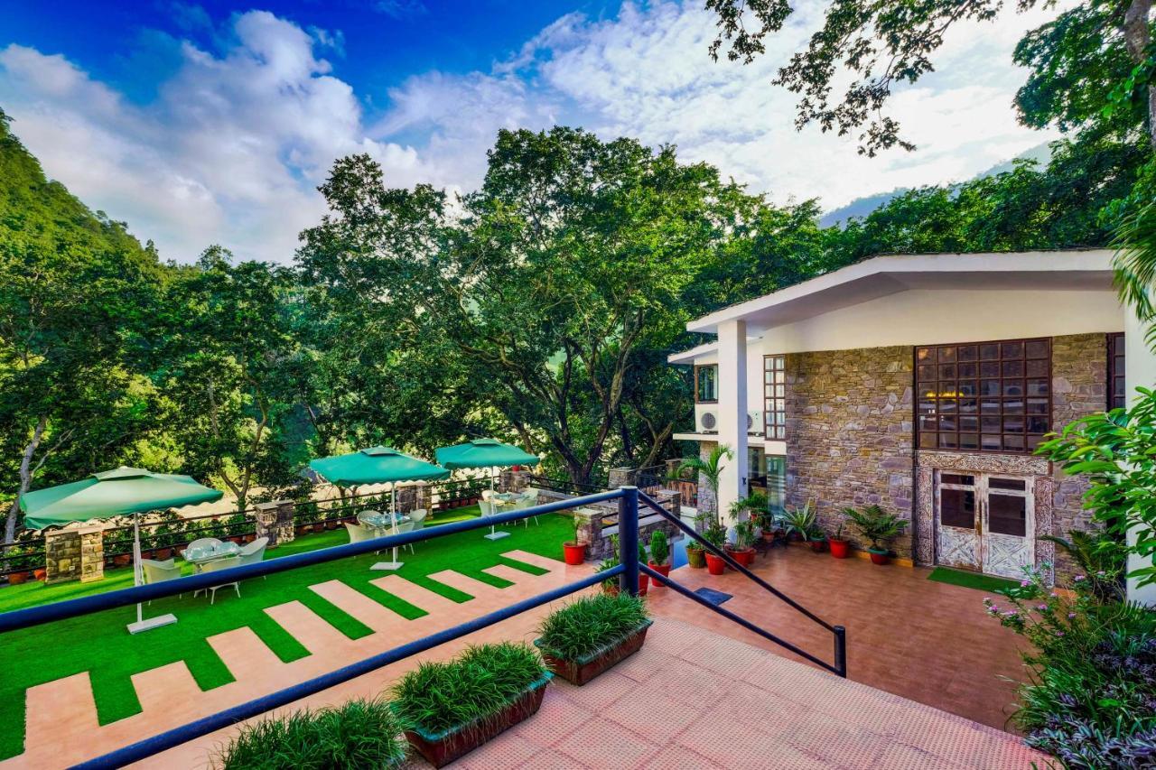 Hotel Summit By The Ganges Beach Resort & Spa 4*