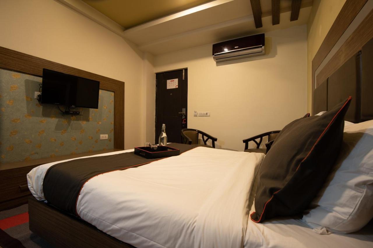 Hotel Collection O 50226 Siddheshwar