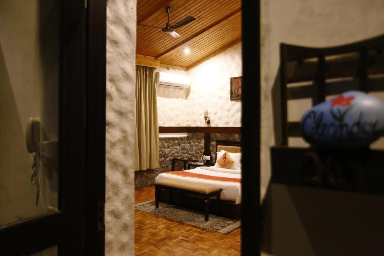 Shaantam & - Rishikesh