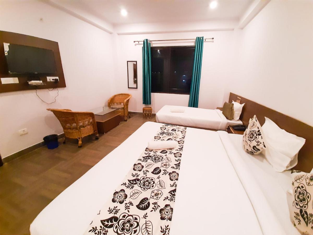 Orchid Hostel *