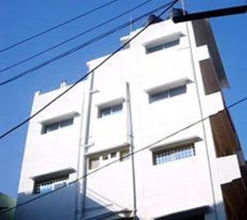 Qube House 3*