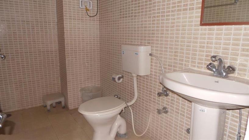 Hotel Baseraa 2*