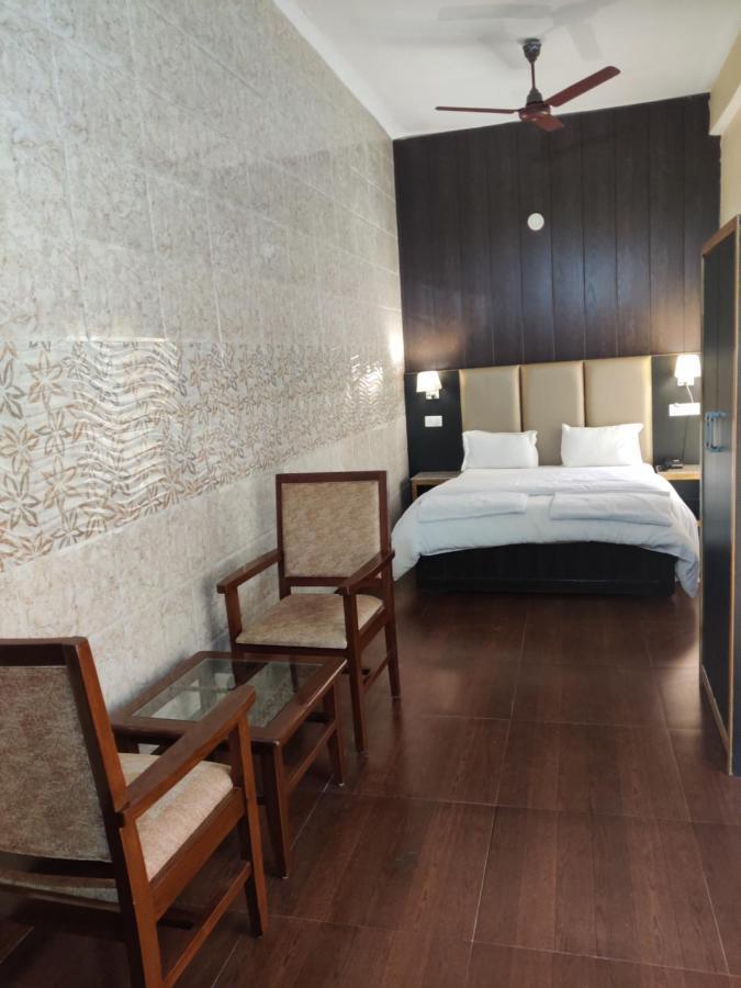 Kunwar Residency 2*