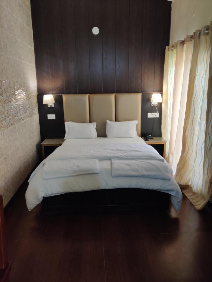 Kunwar Residency 2*