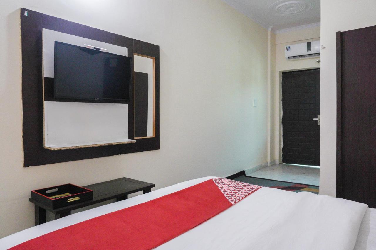 Oyo 70526 Siddheshwar Hotel 3*