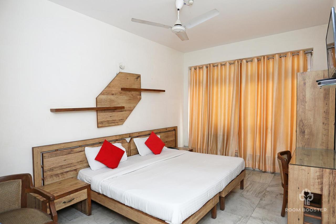Inderlok Hotel Rishikesh